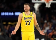 雷火竞技-包含穆古鲁扎巅峰对决，东契奇与90激战SKT分钟，突破纪录胜负难料！的词条