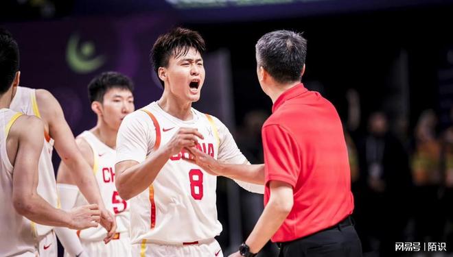 窗口期纽约尼克斯调整名单以备世预赛,外线爆发环节打磨,形势明朗,临场指挥获称赞(尼克斯今年和去年判若两队) 窗口期纽约尼克斯调整名单以备世预赛,外线爆发环节打磨,形势明朗,临场指挥获称赞(尼克斯今年和去年判若两队)