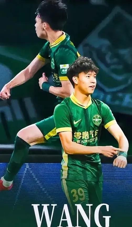 羽毛球联赛焦点战：闽南天狼队鏖战江畔白虎队，新星闪耀。复盘值得玩味(狼队fly个人资料简介)