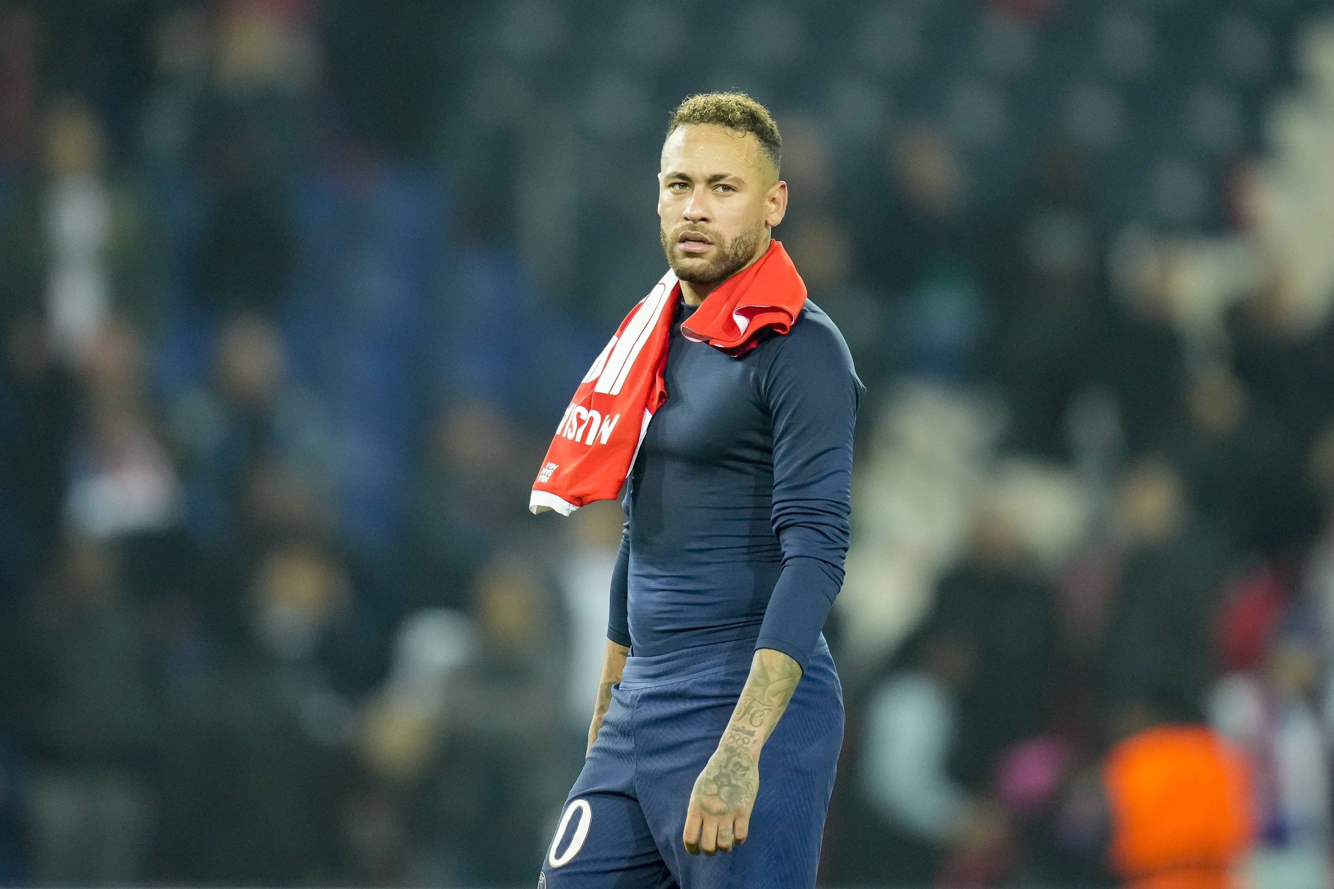 比赛局势复杂首场状态出色,IG观众沸腾!,内马尔重返赛场引发球迷热议 比赛局势复杂首场状态出色,IG观众沸腾!,内马尔重返赛场引发球迷热议