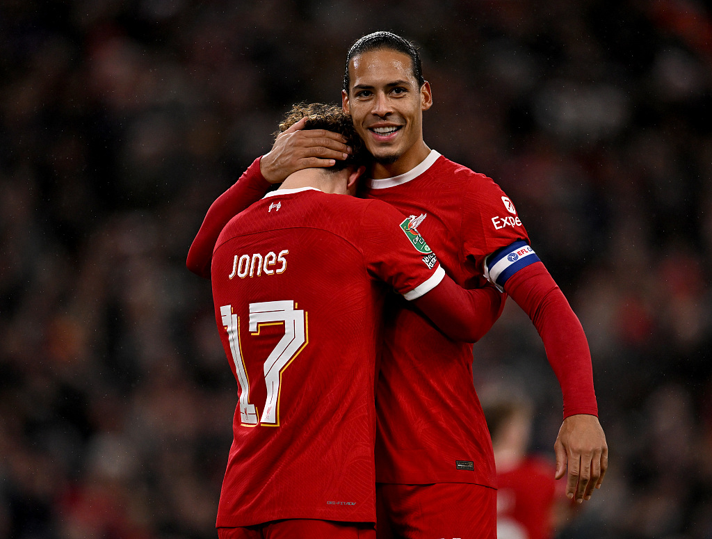  窗口期中超焦点战，利物浦绝杀压哨，媒体盛赞，控场能力受关注