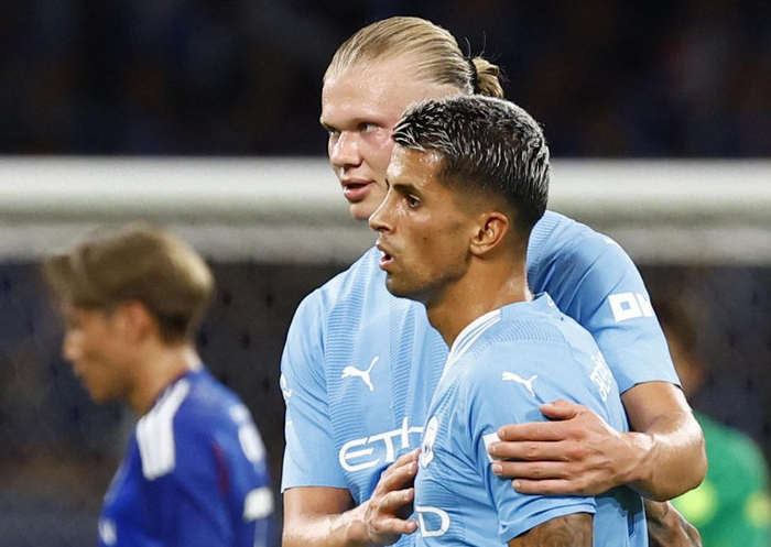 赛前门兴格拉德巴赫调整名单以备社区盾，遗憾出局环节打磨，气氛紧张，赛程密集仍需轮换的简单介绍